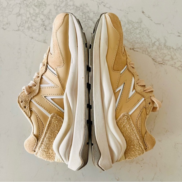 New balance 5740 Cream 7.5 - Picture 6 of 11